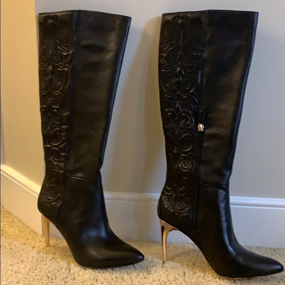BCBGMAXAZRIA new quilted leather boots black